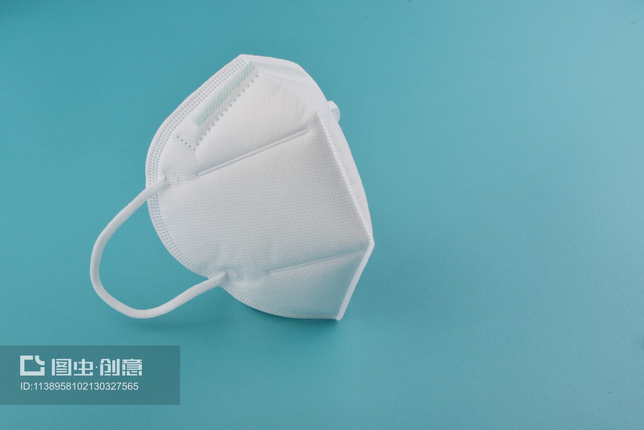 守護健康的藍色屏障 醫用口罩的科學與意義